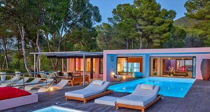 Daplace | Villa Pink Paradise · Pool · Sea View