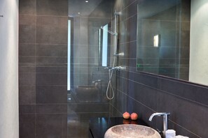 Douche, bidet