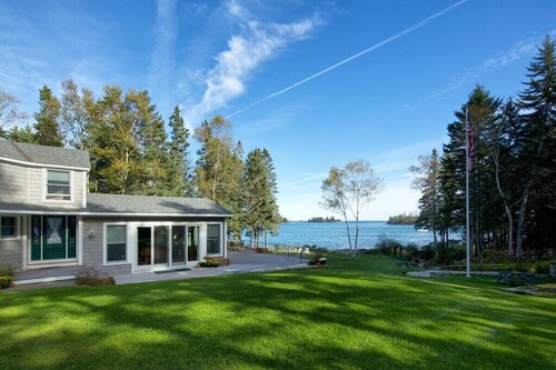Rockledge Estate: 5 Bedroom, 3.5 bathroom with stu