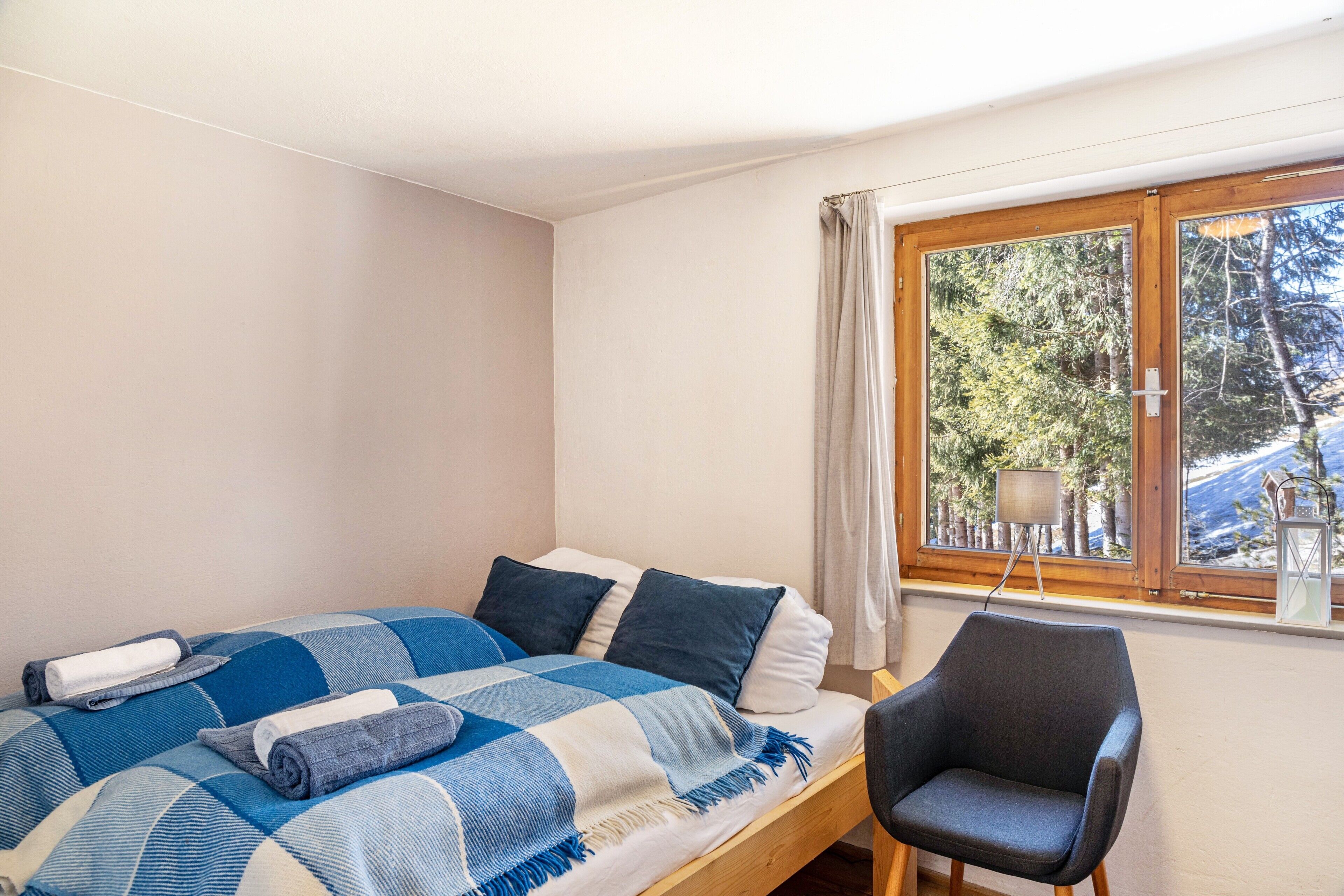 1 多间卧室、床单