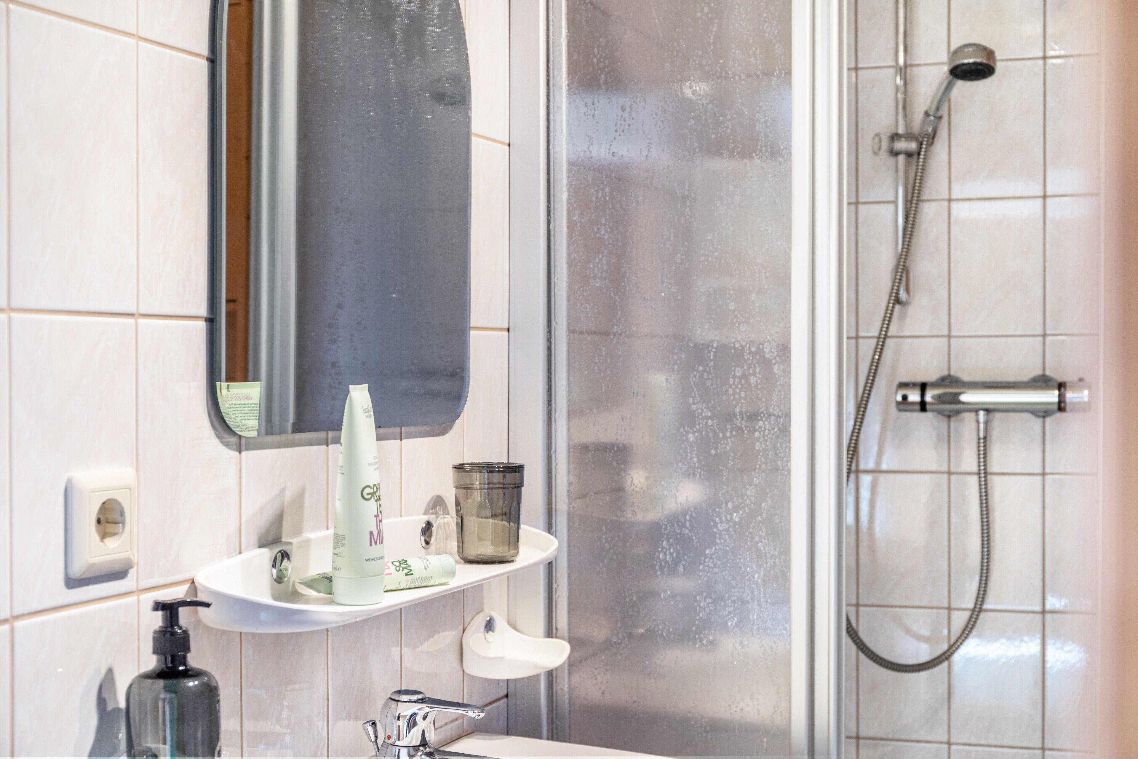 Douche, serviettes fournies