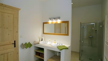 Een douche, een haardroger