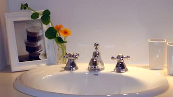 Douche, sèche-cheveux