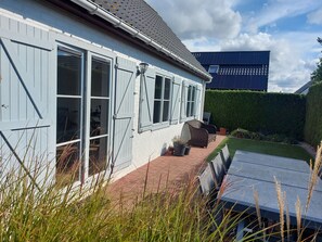 Outdoor dining - Casa Nieuwendamme, dogs allowed and a few steps from Nieuwpoort (Nieuwpoort)