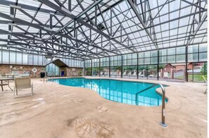 Pool - 2 Kings and a Sofa Sleeper Hot Tub Near Dollywood (Sevierville)