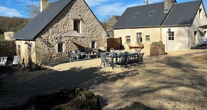 Sunshine cottageâs in delightful private grounds