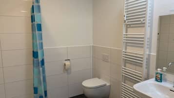 Handtücher, Seife, Toilettenpapier