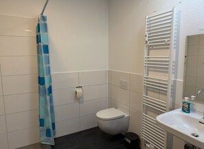 Handtücher, Seife, Toilettenpapier