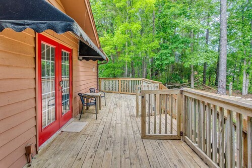 Pet-Friendly Coastal Retreat w/ Pool & Deck