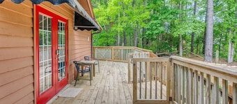 Pet-Friendly Coastal Retreat w/ Pool & Deck