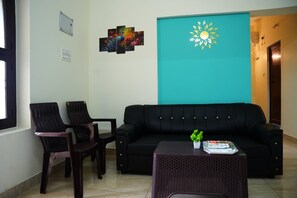 Comfort Apartment, 1 King Bed, Non Smoking, Kitchen | Living area - Kumbha Nivas (Kumbakonam)