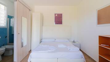 WiFi, bed sheets