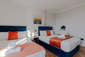 Family Apartment, City View | Blackout drapes, iron/ironing board, free WiFi - Bright Apartments near Hyd Park (London)