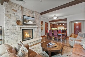 TV, fireplace, books - NEW! Ski-In/Ski-Out Retreat at Deer Valley 3BR (Park City)