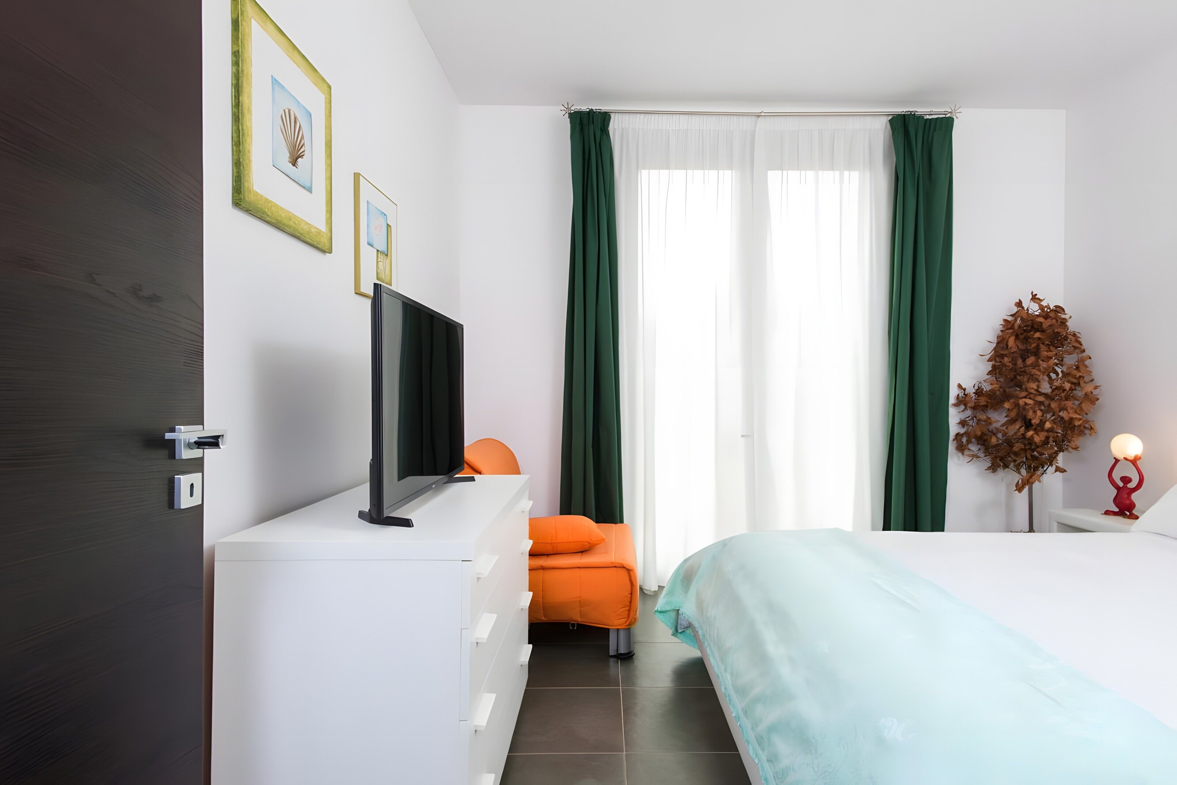 1 bedroom, WiFi, bed sheets
