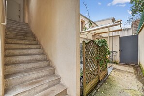 Property grounds - Premium 1BR flat with direct access to the RER B (Gentilly)