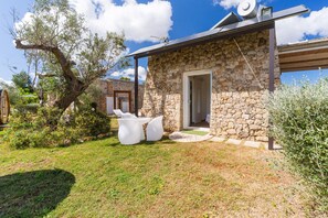 Exterior - Room 'Core Resort - Basic 4' with Shared Pool, Wi-Fi and Air Conditioning (Tuglie)