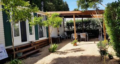 “3-Bedroom Mobile Home in St Aygulf” with Shared Pool, Wi-Fi, and Air Conditioning