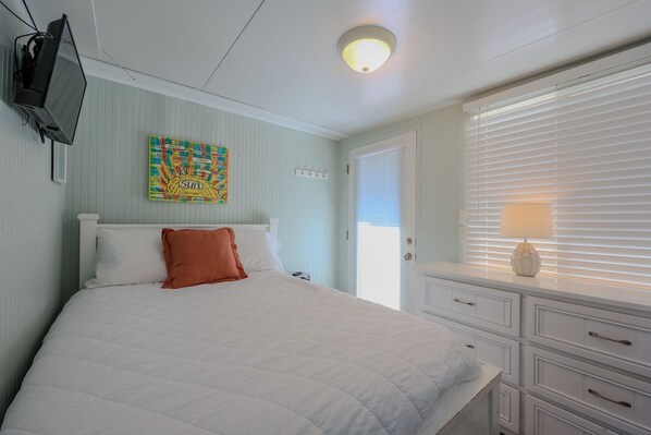 3 bedrooms, WiFi, bed sheets - 2878 Crater Lake - Sleeps 8 (Myrtle Beach)