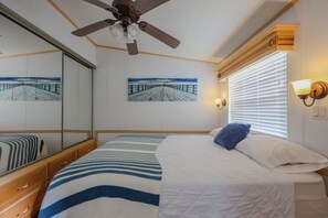 3 bedrooms, free WiFi, bed sheets - 8140 Seascape Deluxe "Sea n' Stars" - Sleeps 8 (Myrtle Beach)