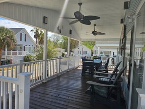 Outdoor dining - 8140 Seascape Deluxe "Sea n' Stars" - Sleeps 8 (Myrtle Beach)