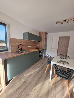 Private kitchen - Bas de villa 5 min from the sea (Venzolasca)