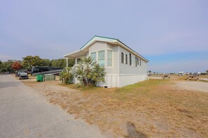 Exterior - 2608 Block 2 - Sleeps 8 (Myrtle Beach)