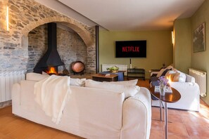 TV, fireplace, ping pong - Villa Empordà · BBQ · Pool · WiFi · Parking · A/A (Foixà)