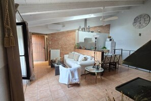 TV, fireplace, ping pong - Adults Only Rural | 4 P |Chimenea | WiFi | Emporda (Madremanya)