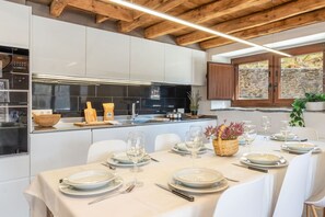 Dining - Relax Nature |8 P | BBQ | Wi-Fi | Pool | Foosball (Molló)