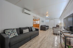 TV - 7240 Buccaneer Bay- Sleeps 8 (Myrtle Beach)