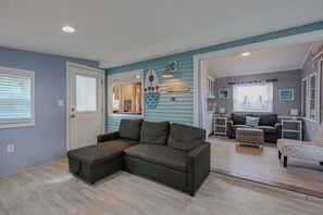 TV - 2908 Crater Lake Interior- Sleeps 6 (Myrtle Beach)