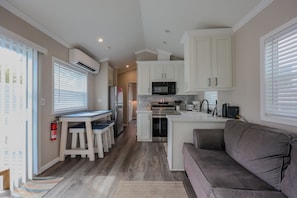 Interior - 2537 Block 3 - Sleeps 5 (Myrtle Beach)