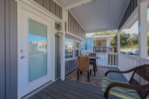 Outdoor dining - 5331 Block 3- Sleeps 6 (Myrtle Beach)