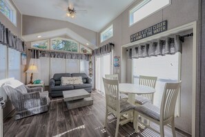 Interior - 2530 Block 3 - Sleeps 6 (Myrtle Beach)