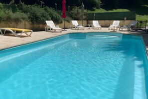 Pool - Holiday Home 'Les Trois Maisons - Gite Jaune' with Mountain View, Shared Pool and Wi-Fi (Osse-en-Aspe)