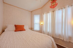 2 bedrooms, free WiFi, bed sheets - 6225 Block 3- Sleeps 6 (Myrtle Beach)