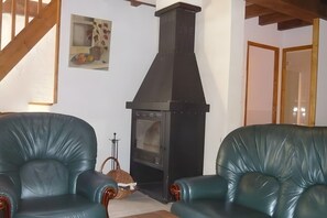 Interior - Holiday Home 'Les Trois Maisons - Gite Vert' with Mountain View, Shared Pool and Wi-Fi (Osse-en-Aspe)