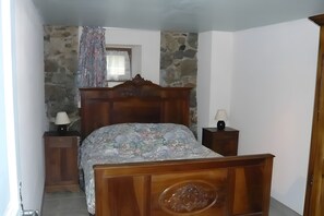 Iron/ironing board, WiFi - Holiday Home 'Les Trois Maisons - Gite Vert' with Mountain View, Shared Pool and Wi-Fi (Osse-en-Aspe)