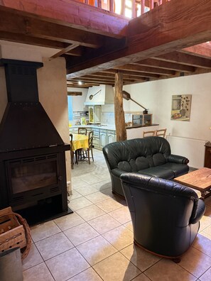 Télévision, cheminée