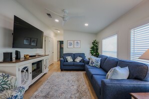 TV - 8139 Seascape Deluxe- Sleeps 8-10 (MYRTLE BEACH)