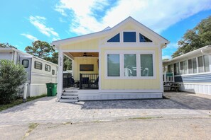 Exterior - 1720 Block 2 - Sleeps 8-10 (MYRTLE BEACH)