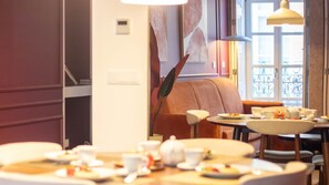 Dining - Myo Design House: D. Luís (Porto)