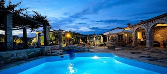 Saltos Village House - Peaceful Poolside Retreat