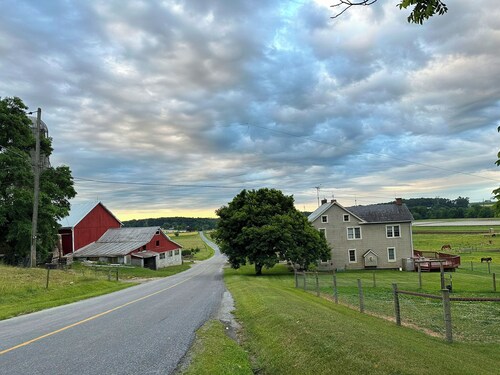Lapp Farmhouse Bed & Breakfast - Amish Country Lancaster PA