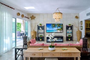 TV - ®2BR{Beach~Spot} @Terrenas+Jaccuzi+Walk~to~Beach (El Limón)