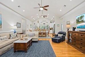 TV, ping pong, books - Stunning 4 Bed/3bath Pet Friendly, Hot tub, firepit, large porches! (Edisto Island)