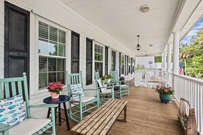 Terrace/patio - Stunning 4 Bed/3bath Pet Friendly, Hot tub, firepit, large porches! (Edisto Island)