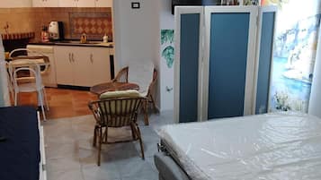 Fer et planche Ă repasser, Wi-Fi, draps fournis