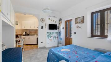 1 camera, ferro/asse da stiro, Wi-Fi, lenzuola